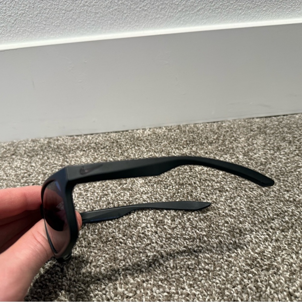 Nike Black Sunglasses - Picture 4 of 7